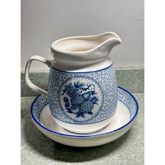 Vtg Jay Import Co Blue And White Fruit Pitcher & Bowl Water Pitcher Cottagecore - Picture 3 of 10